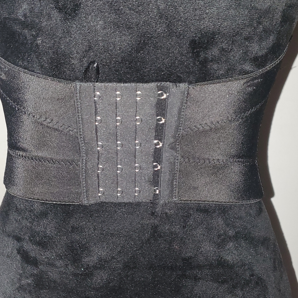 Elegant Strapless Black Dress with Silver Embellishments - Picture 3 of 3